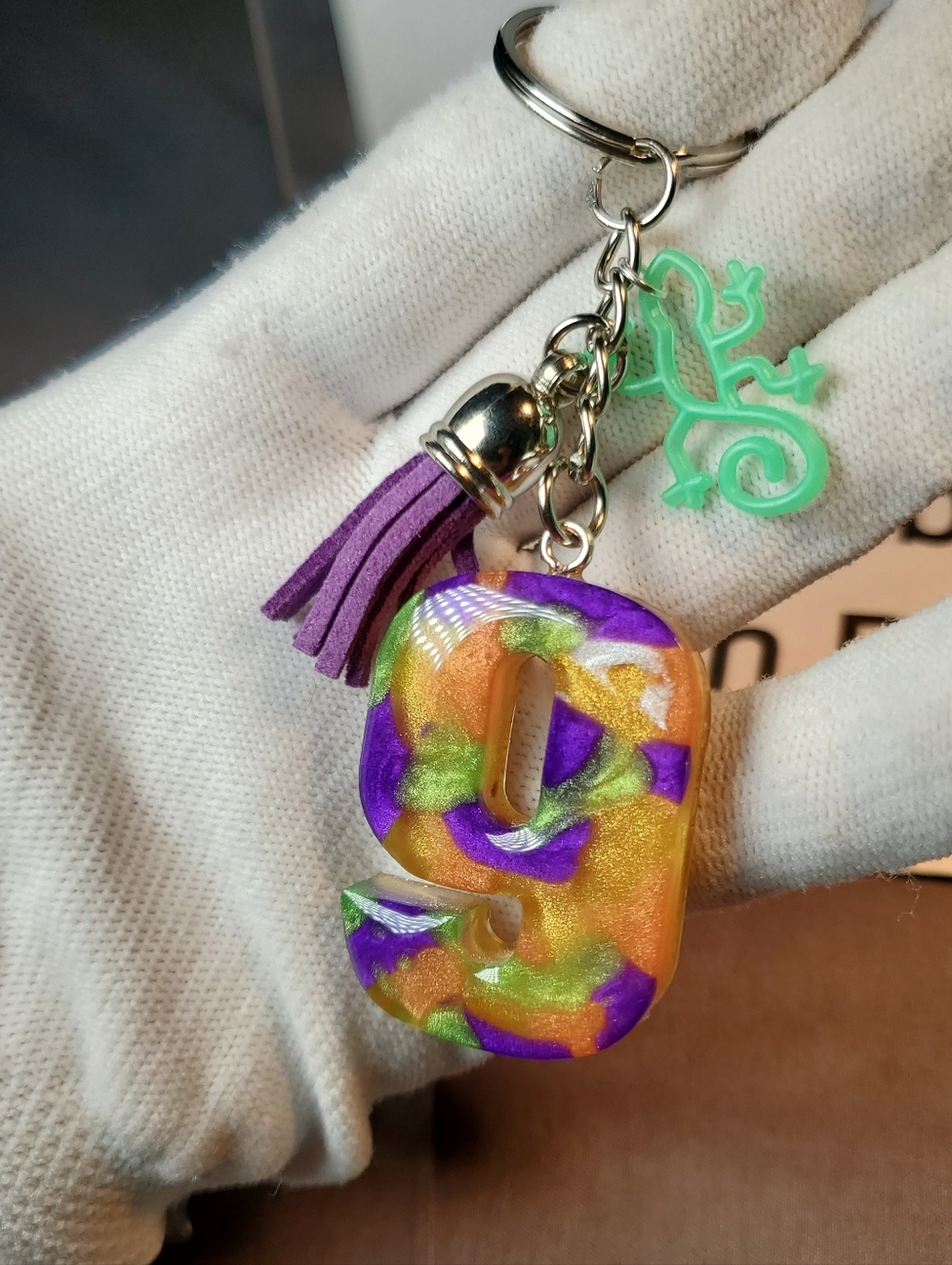#9 multicolored resin keyring w/ tassel and lizard Charm